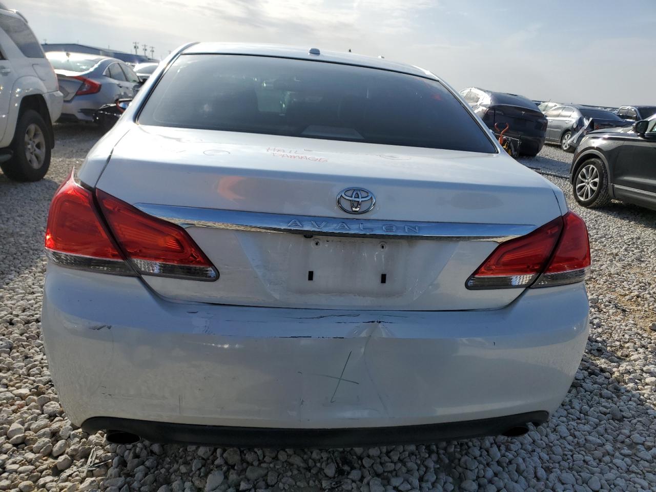 2011 Toyota Avalon - Image 6