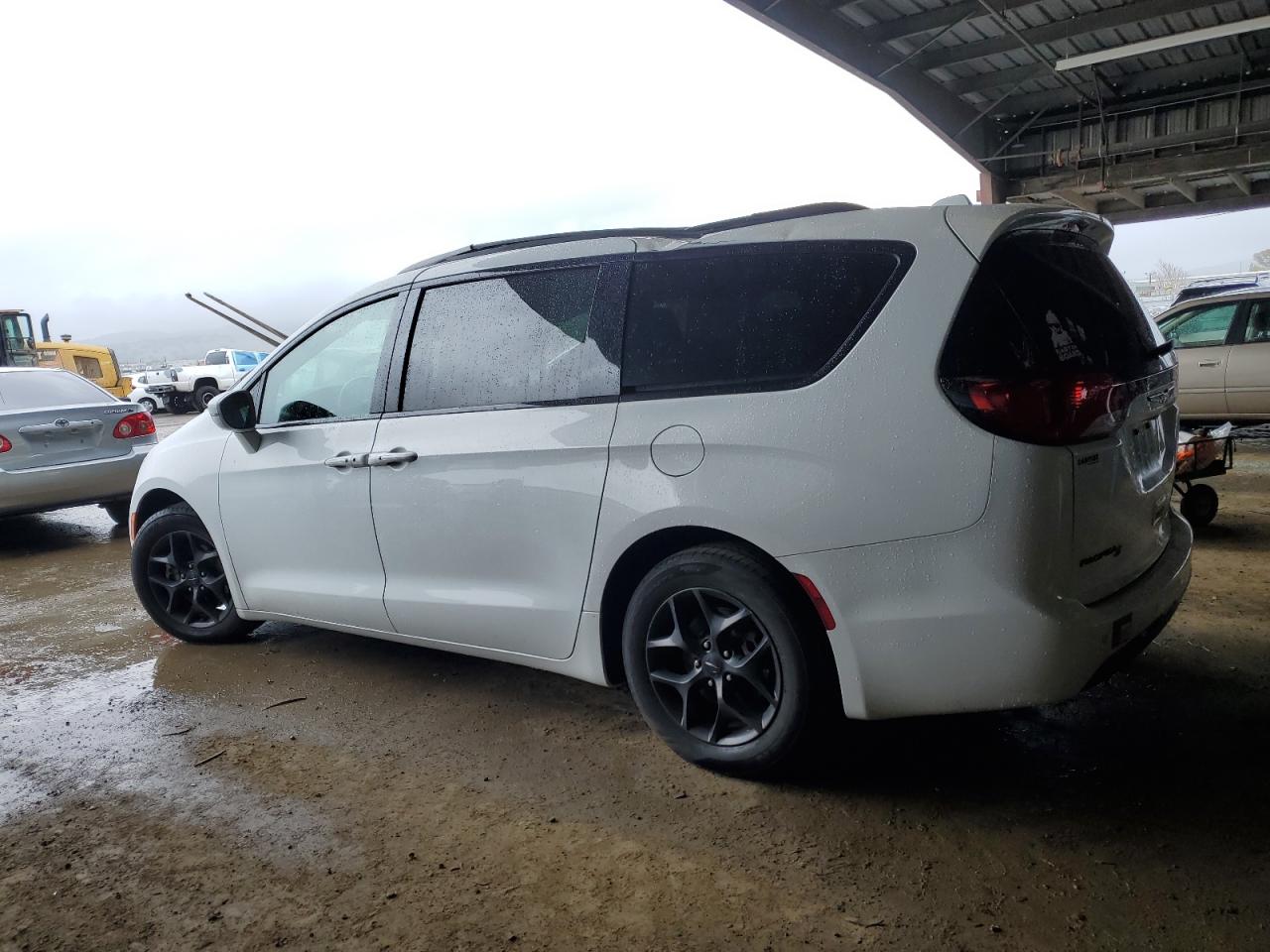 2020 Chrysler Pacifica - Image 2