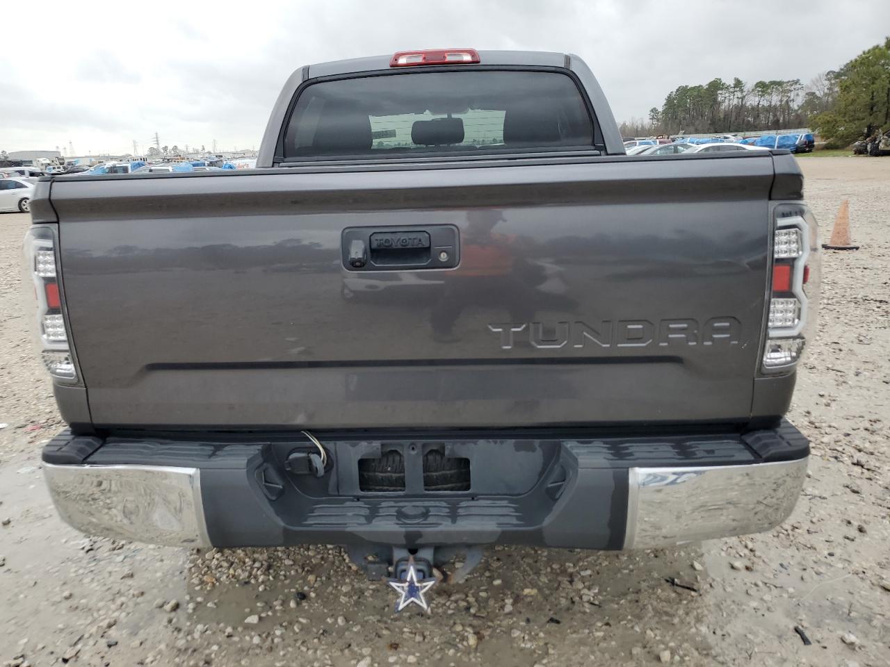 2015 Toyota Tundra - Image 6