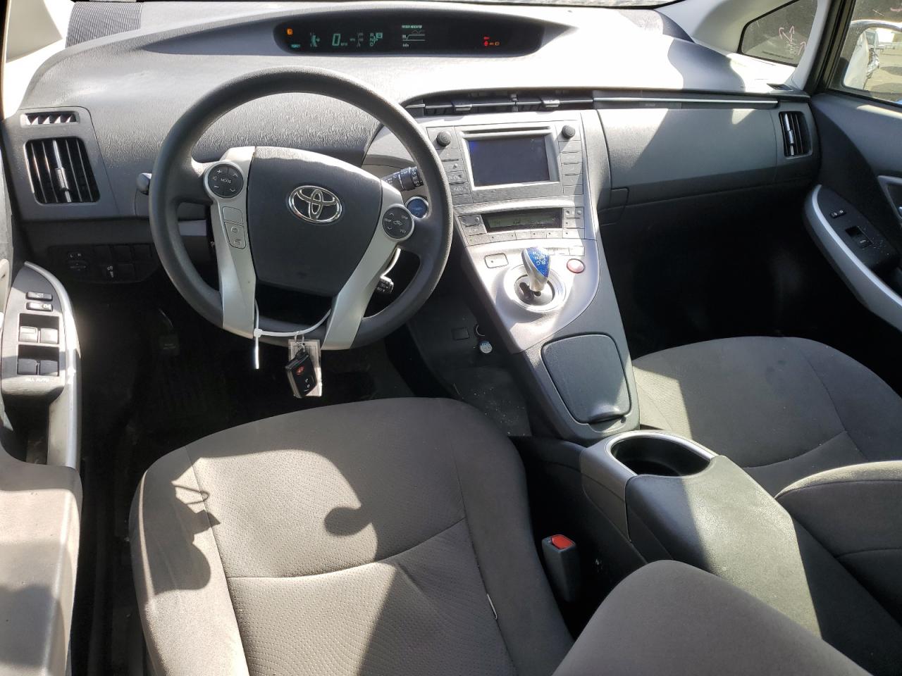2015 Toyota Prius - Image 8