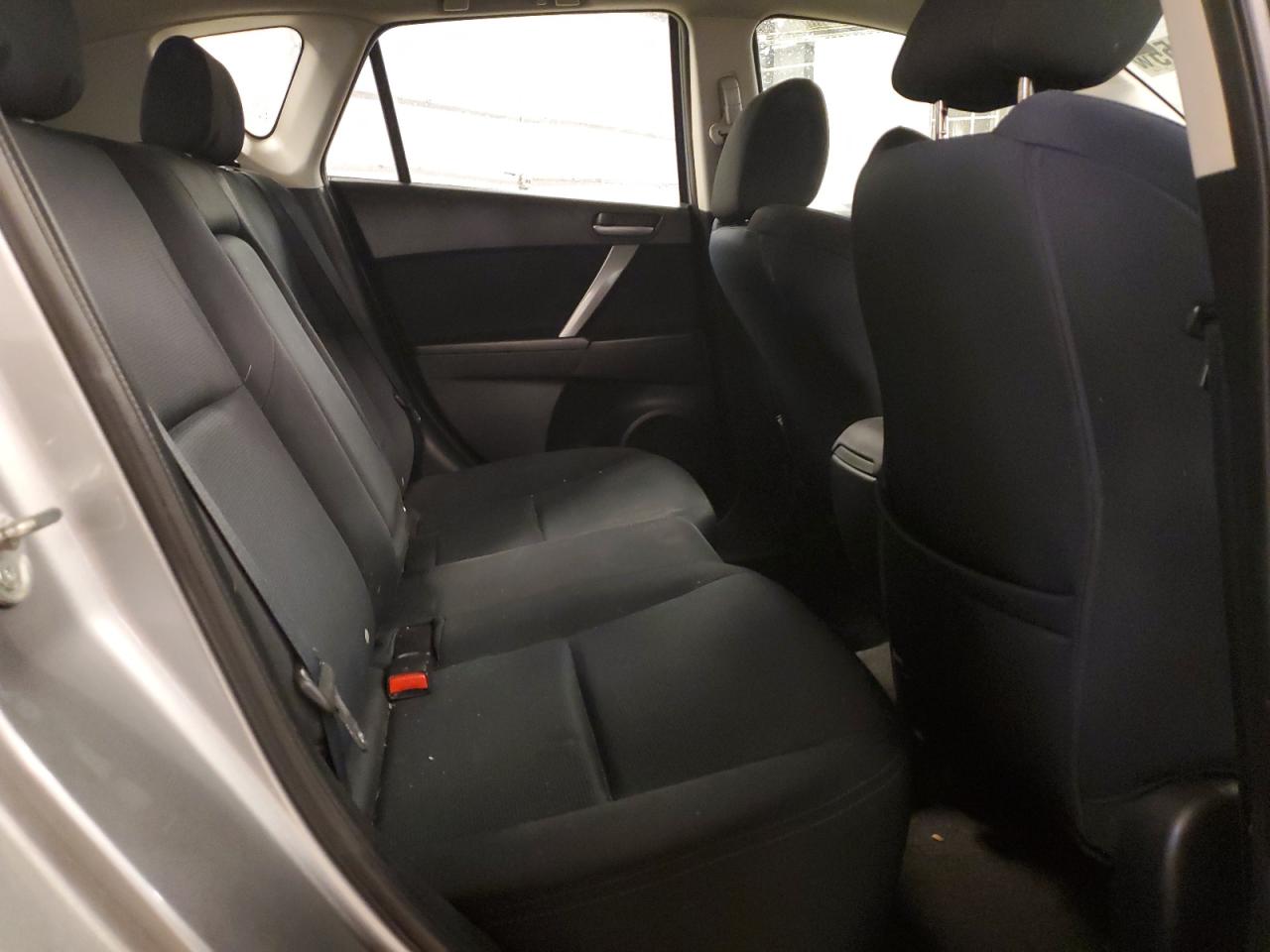 2011 Mazda 3 - Image 10