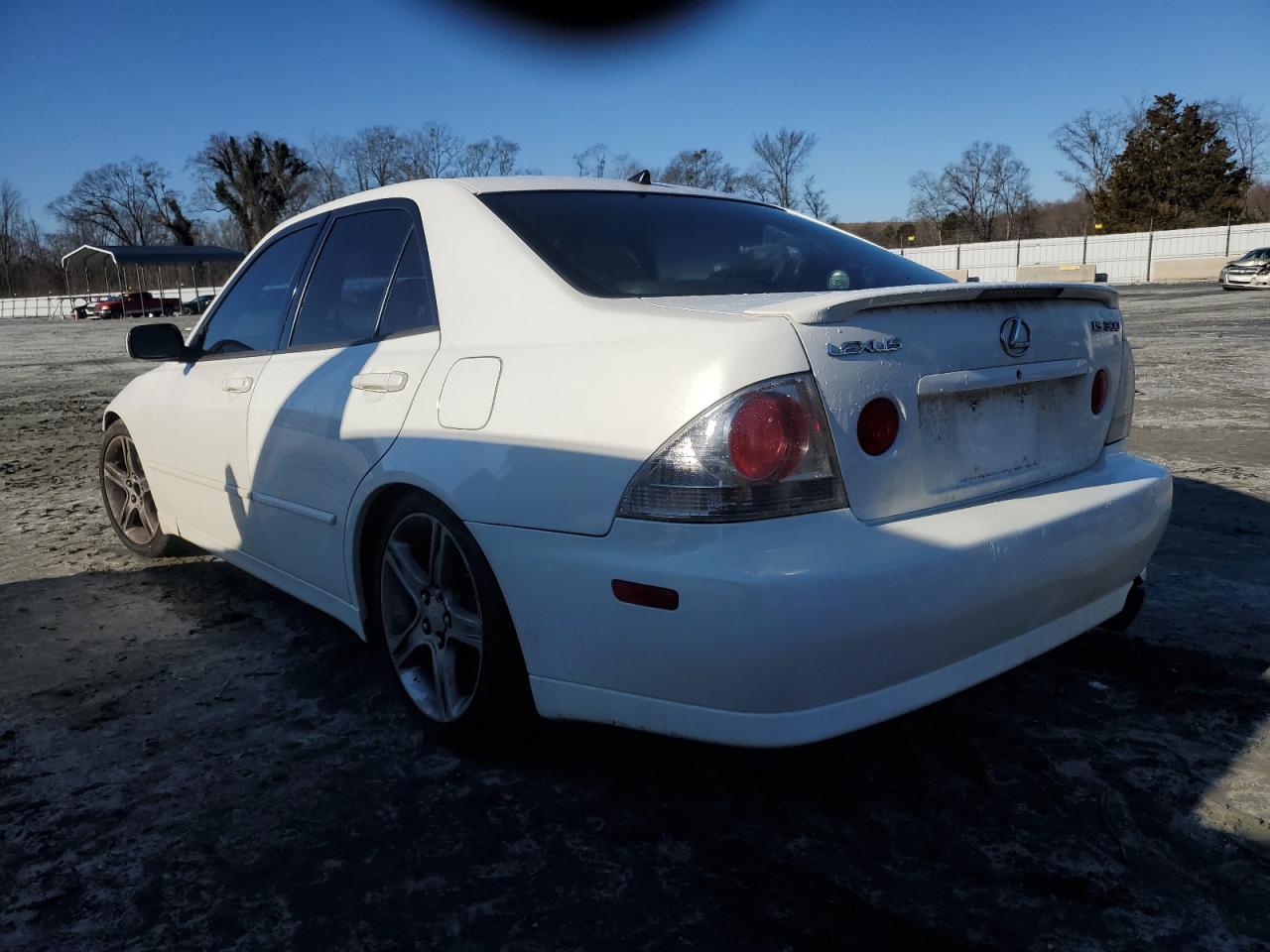 2002 Lexus IS - Image 2