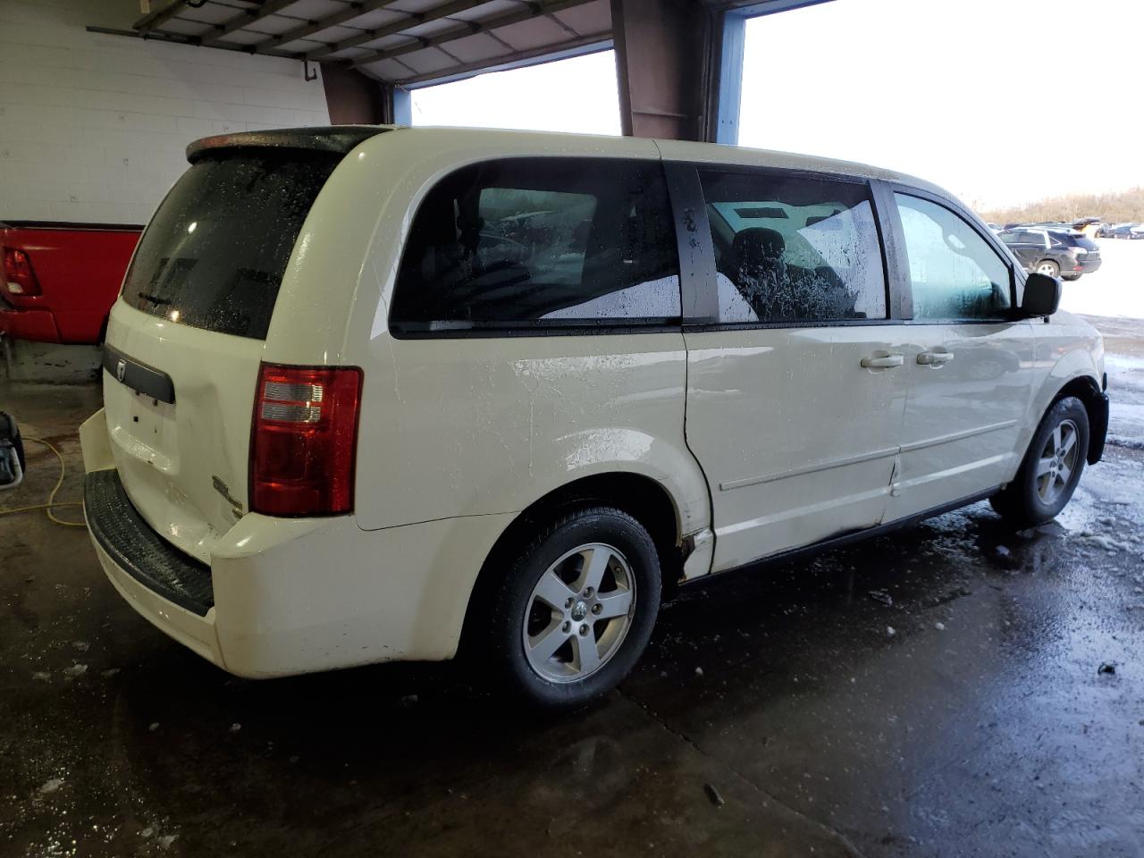2010 Dodge Caravan - Image 3