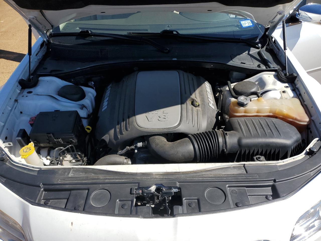 2013 Chrysler 300 - Image 11