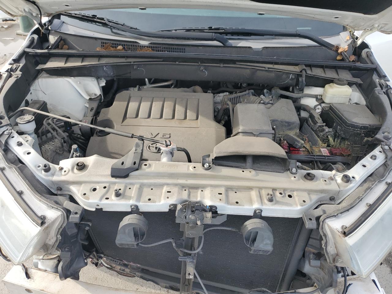 2016 Toyota Highlander - Image 12