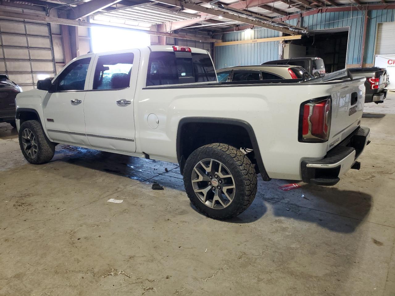 2016 GMC Sierra - Image 2