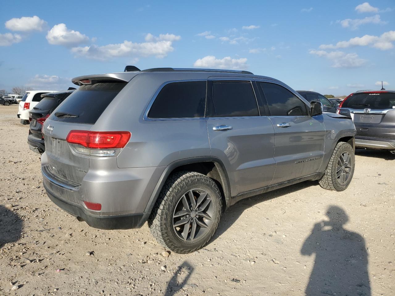 2017 Jeep Grand Cherokee - Image 3