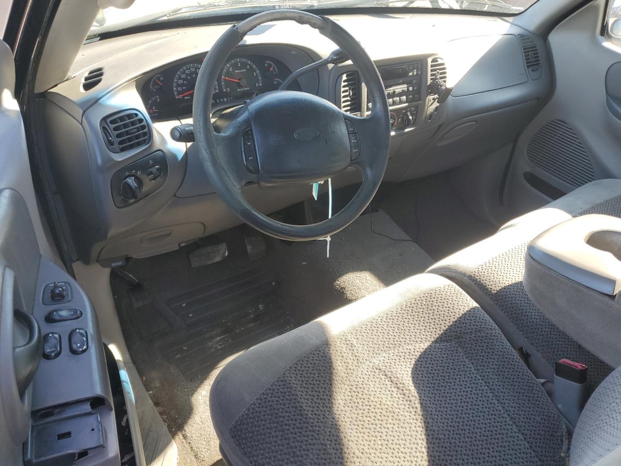 2000 Ford F-150 - Image 8