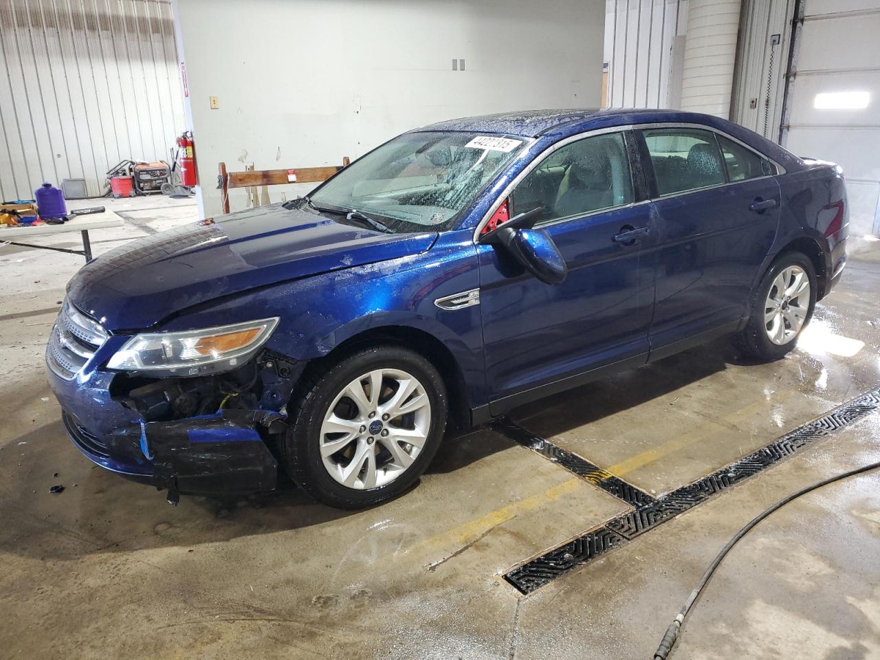 2011 Ford Taurus - Image 1
