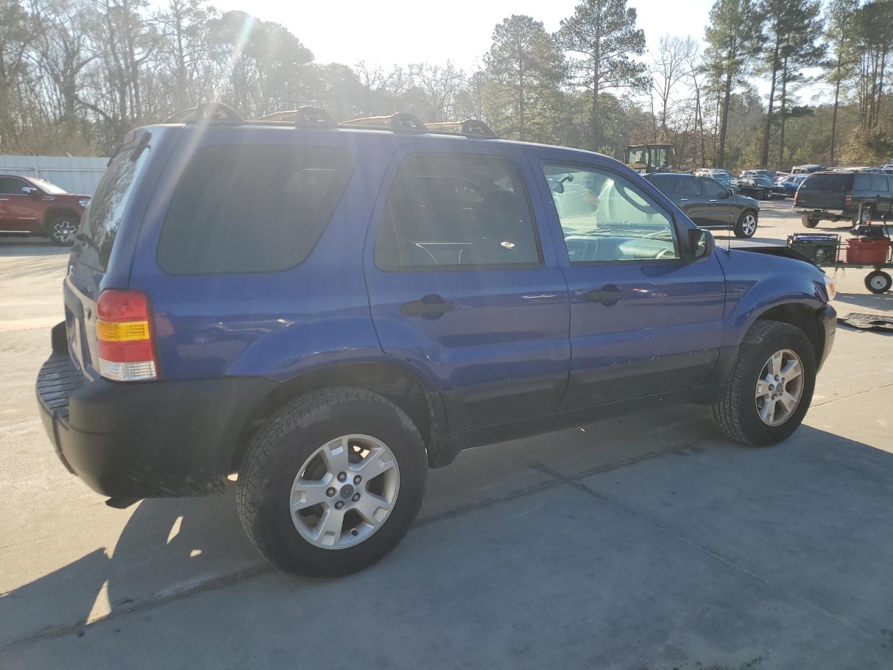 2005 Ford Escape - Image 3