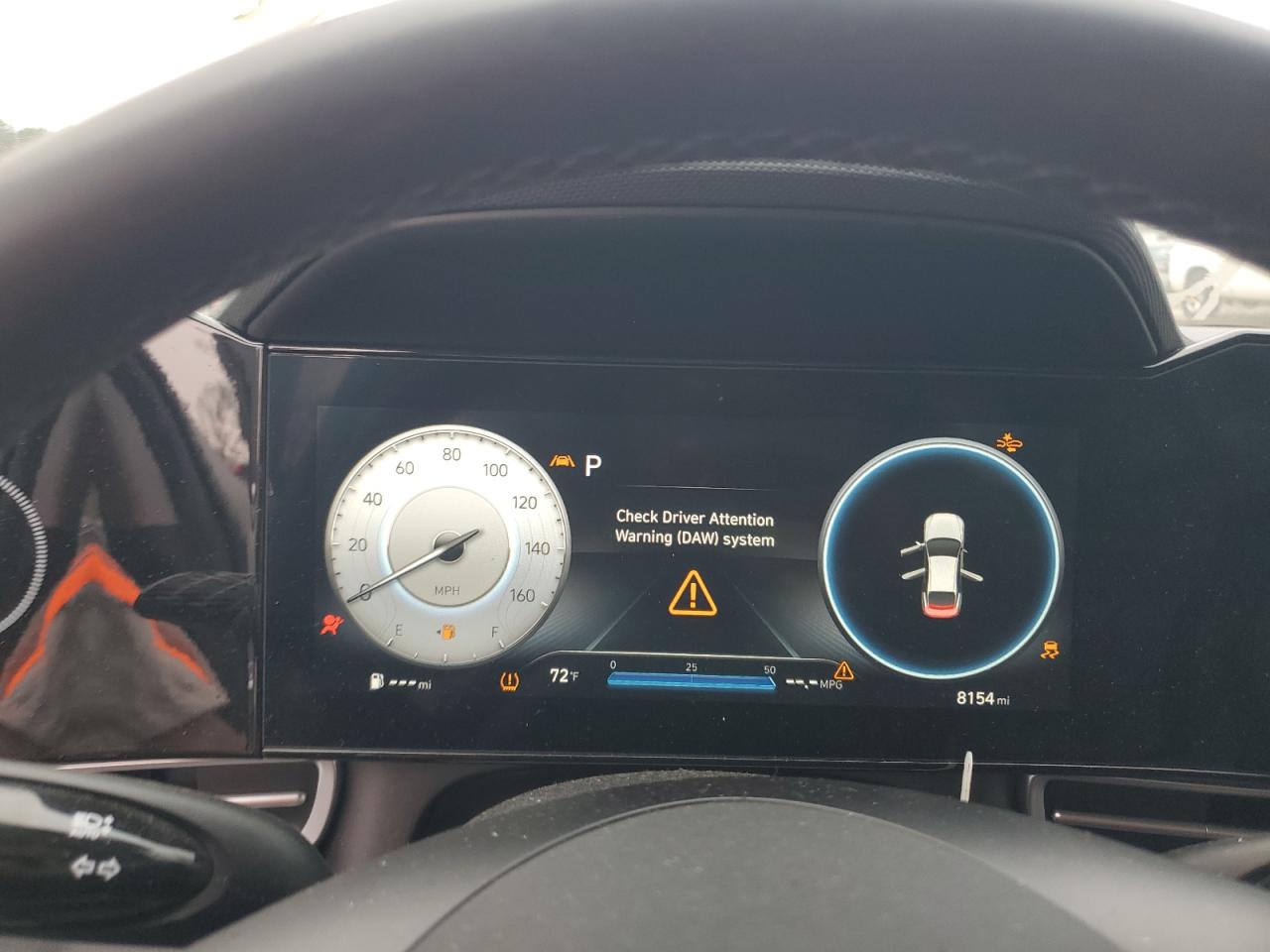 2023 Hyundai Elantra - Image 9