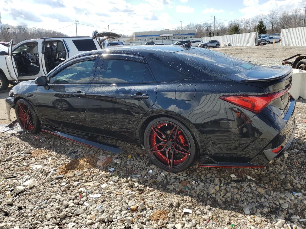 2021 Toyota Avalon - Image 2
