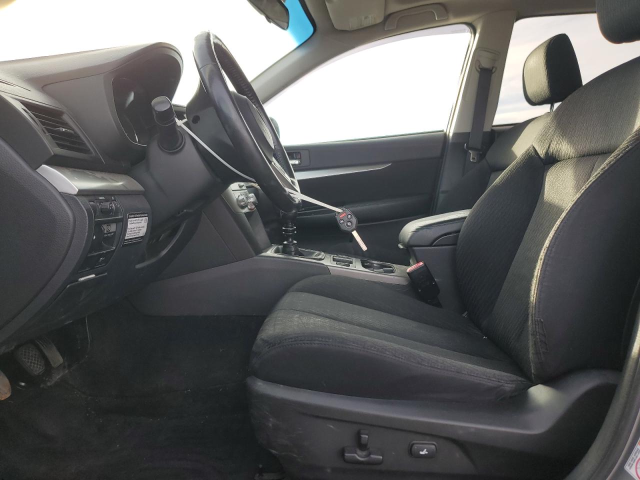 2010 Subaru Outback - Image 7