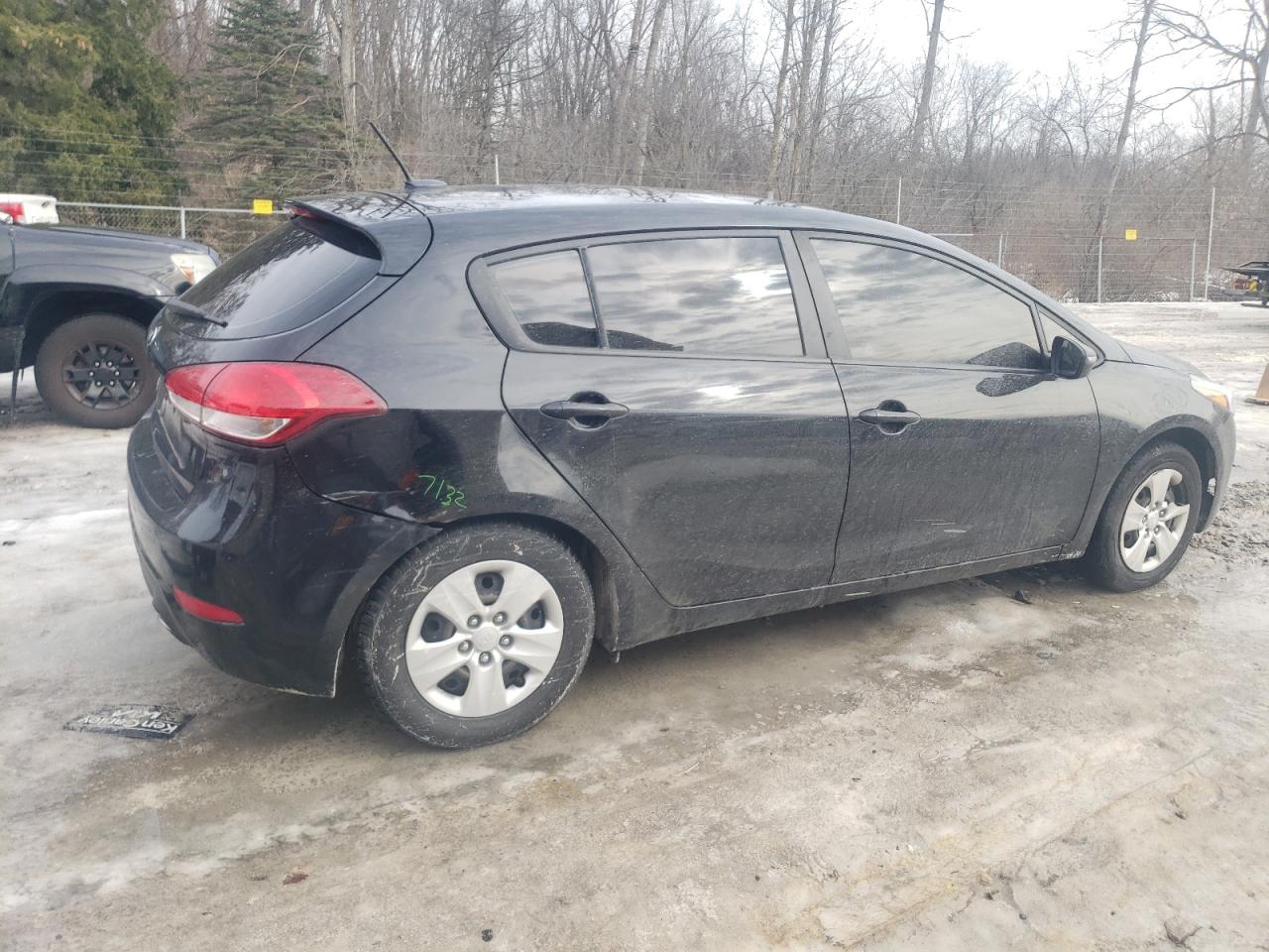 2017 Kia Forte - Image 3