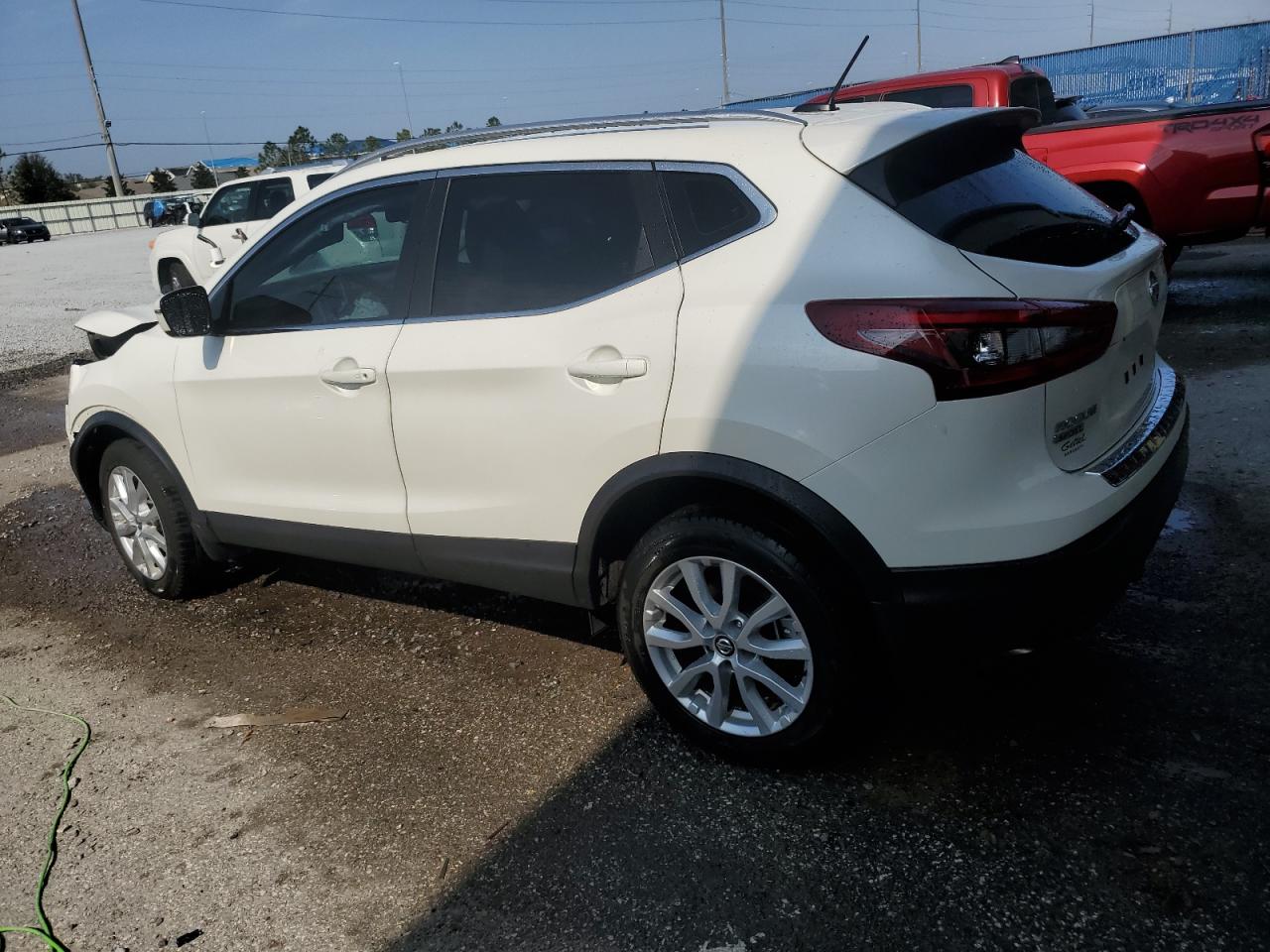 2021 Nissan Rogue - Image 2