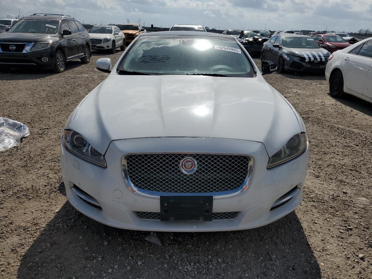 2014 Jaguar XJ - Image 5