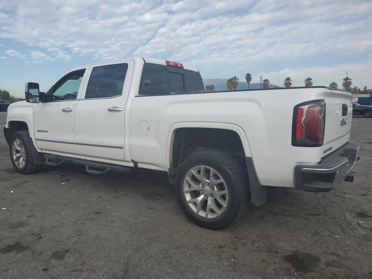 2017 GMC Sierra - Image 2