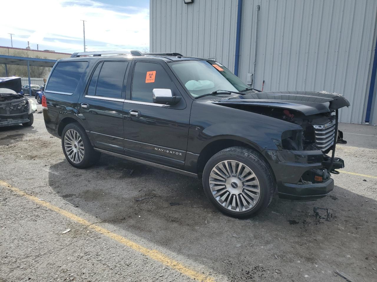 2015 Lincoln Navigator - Image 4