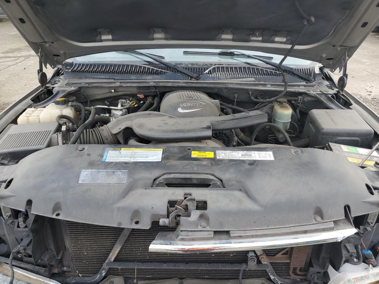 2001 Chevrolet Tahoe - Image 12