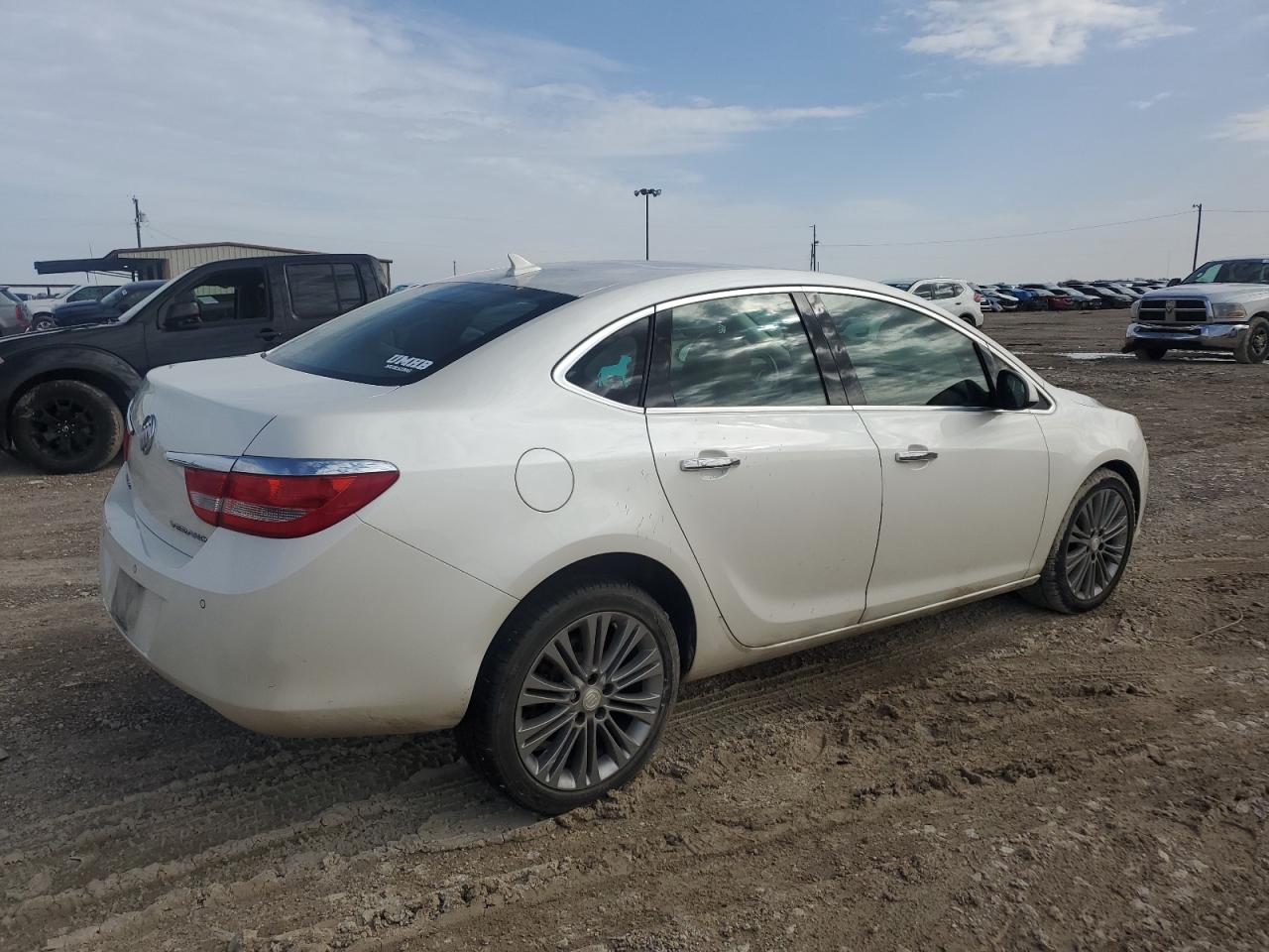 2013 Buick Verano - Image 3