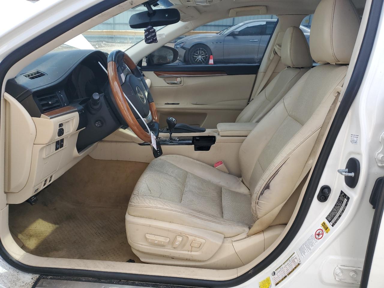 2015 Lexus ES - Image 7