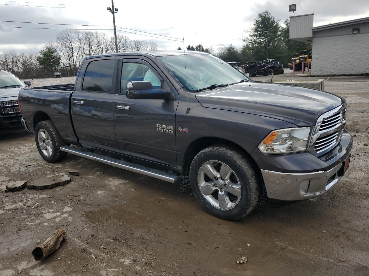 2016 RAM 1500 - Image 4
