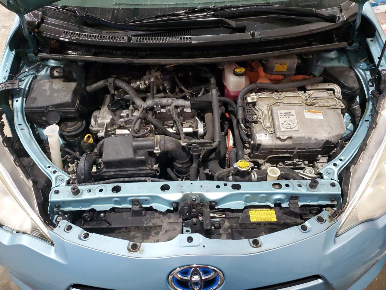 2013 Toyota Prius - Image 11
