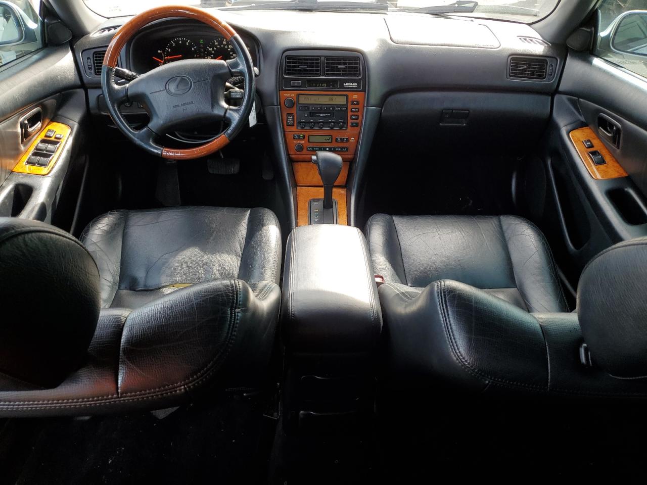 2000 Lexus ES - Image 8