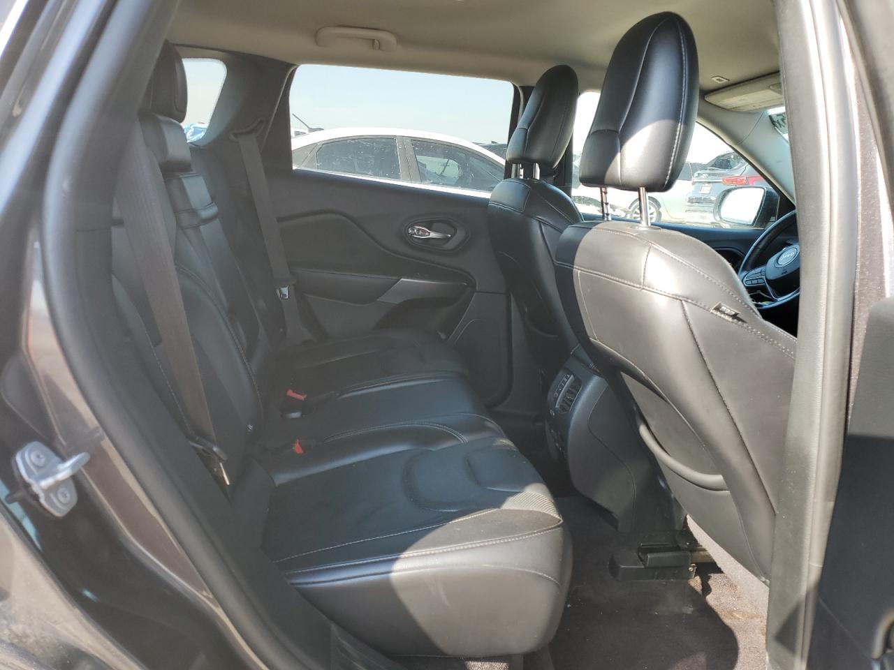 2019 Jeep Grand Cherokee - Image 10
