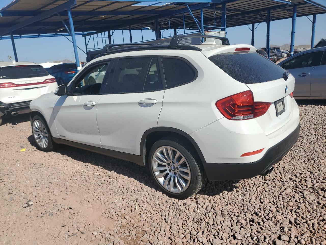 2015 BMW X1 - Image 2