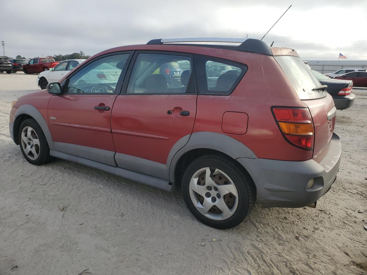 2006 Pontiac Vibe - Image 2
