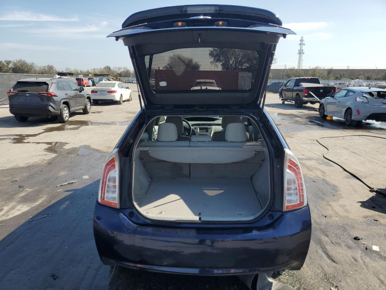 2014 Toyota Prius - Image 6