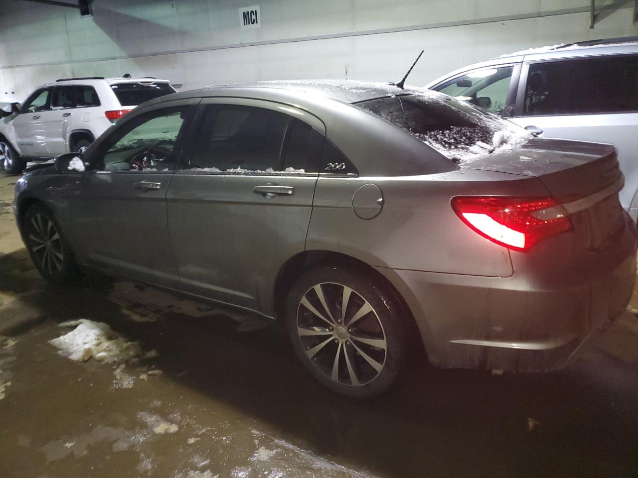 2013 Chrysler 200 - Image 2