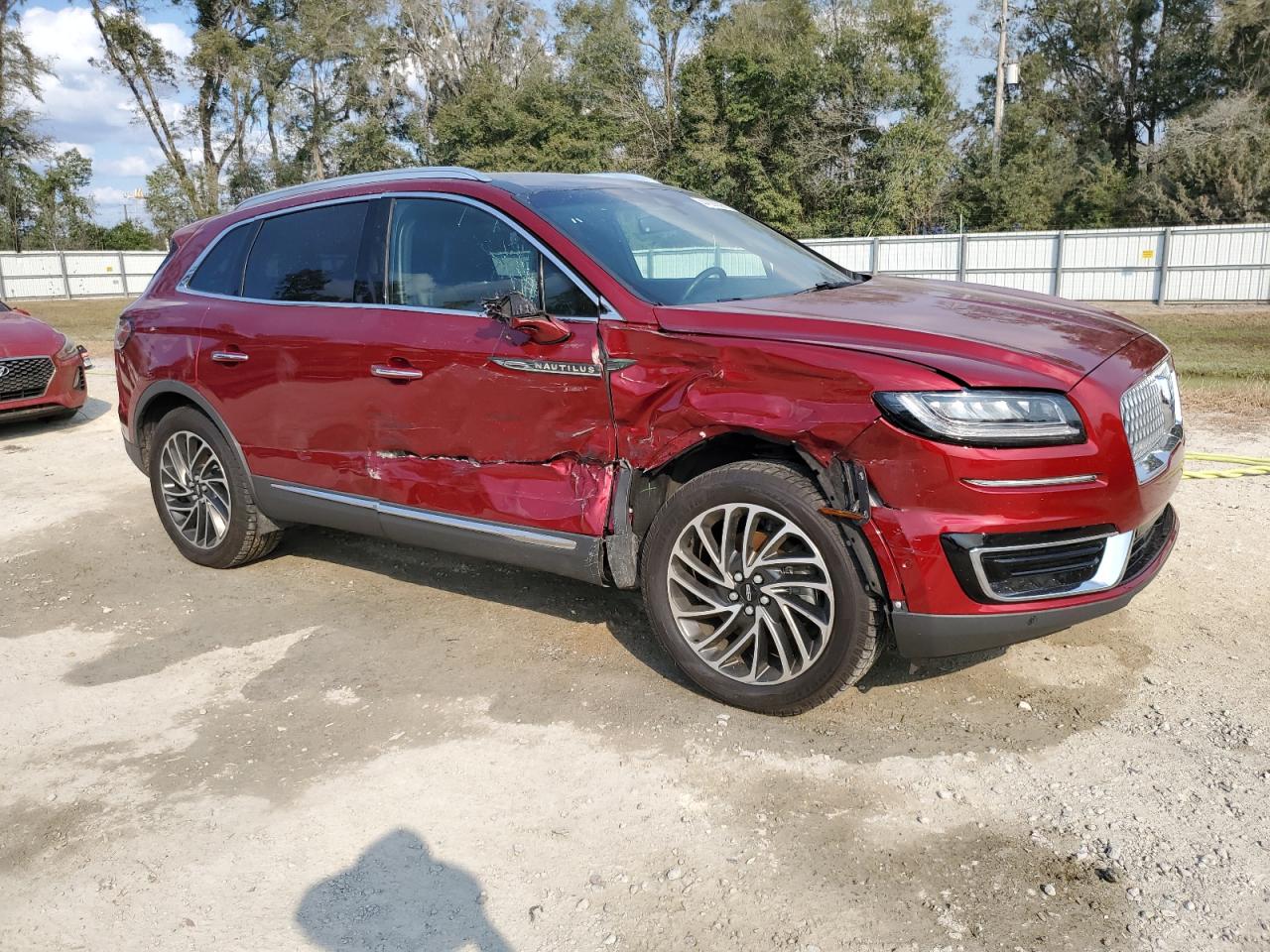 2019 Lincoln Nautilus - Image 4