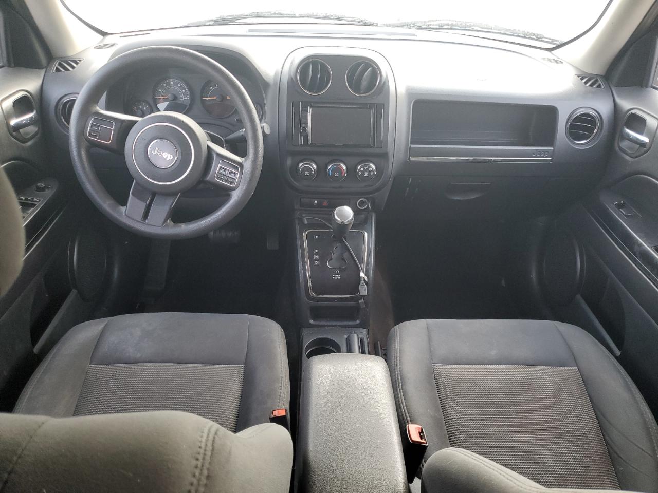 2015 Jeep Liberty (Patriot) - Image 8