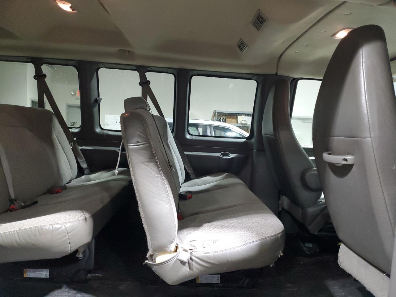2014 Chevrolet Express - Image 11