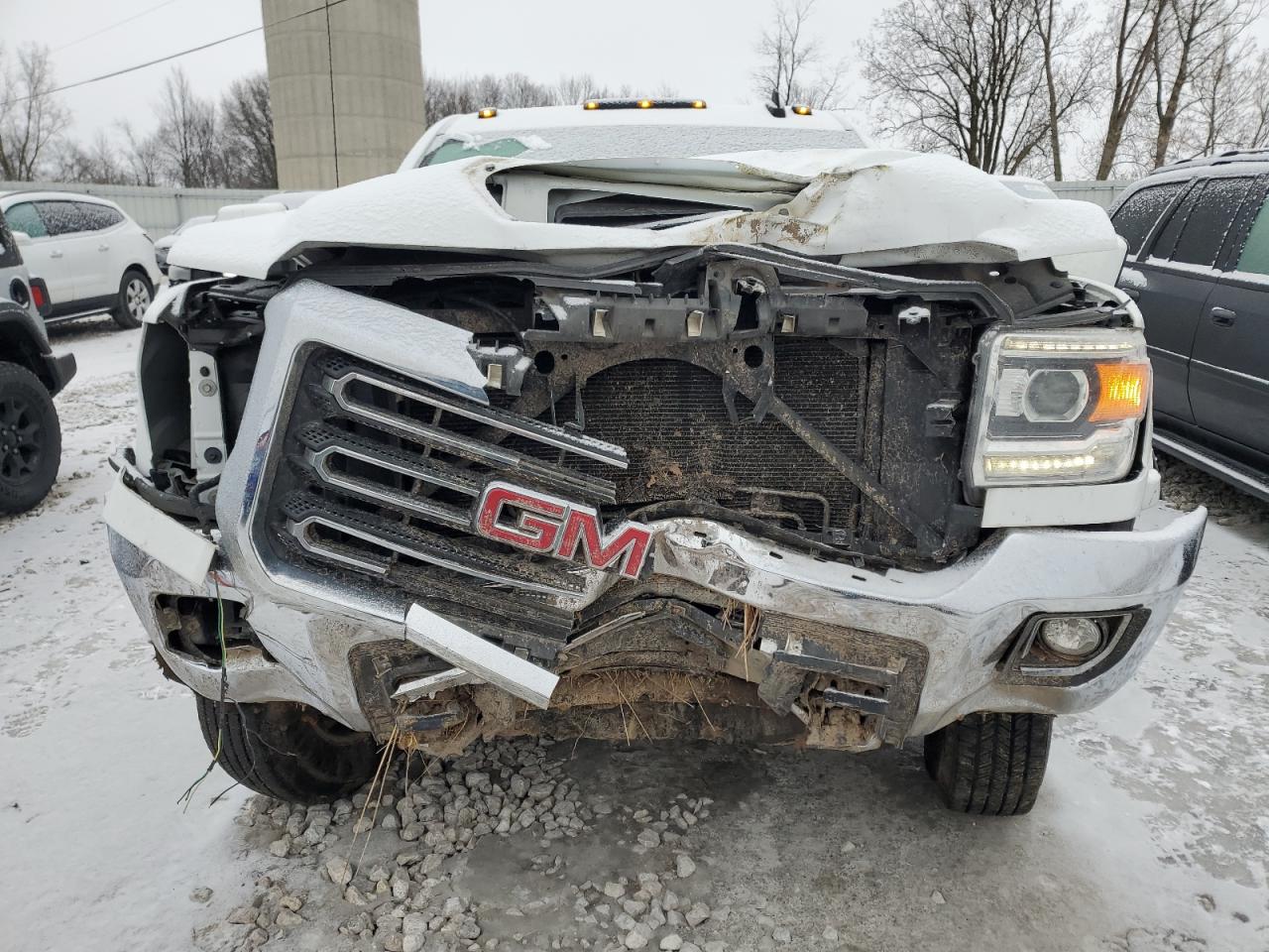 2017 GMC Sierra - Image 5