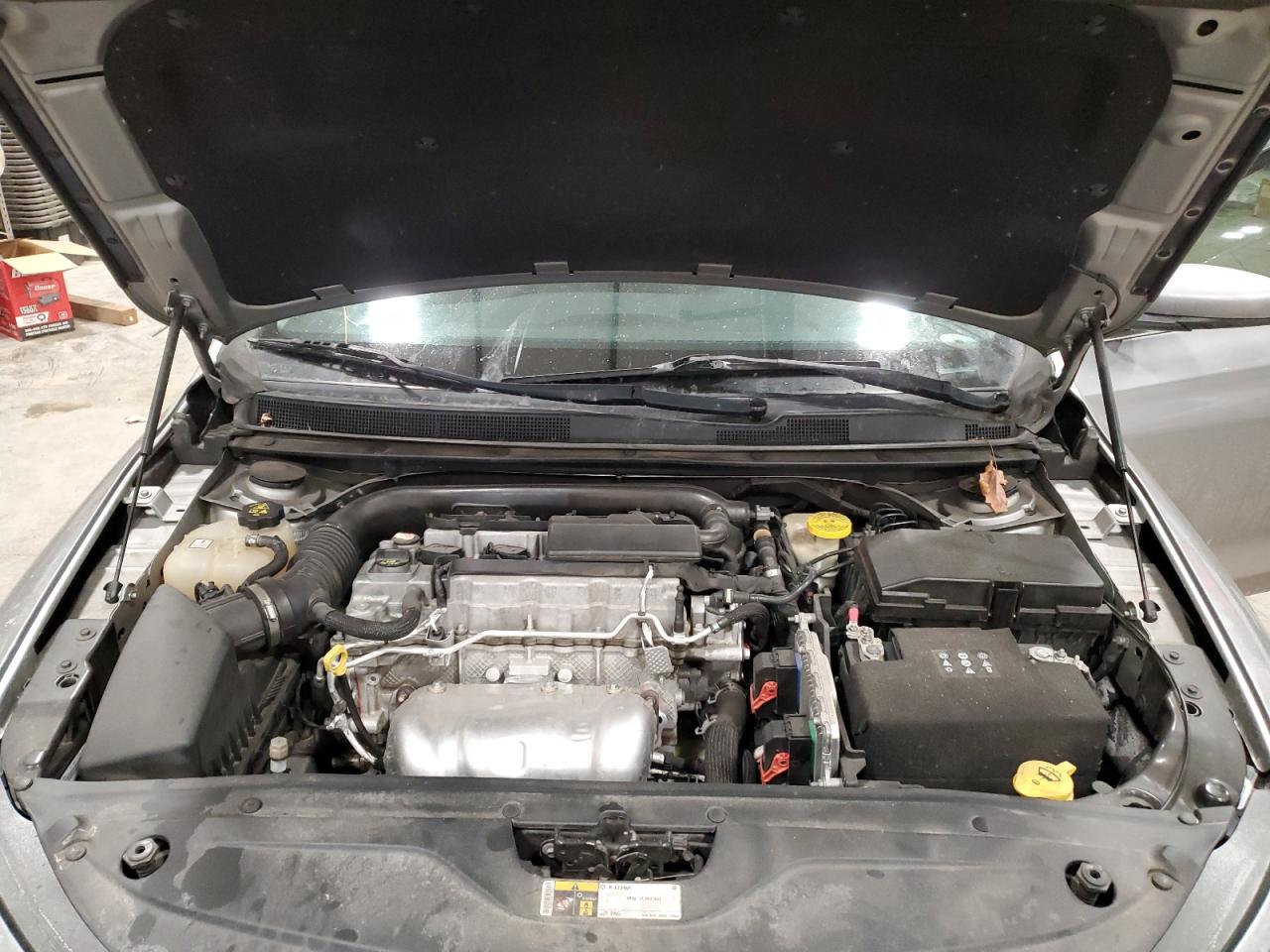 2016 Chrysler 200 - Image 11