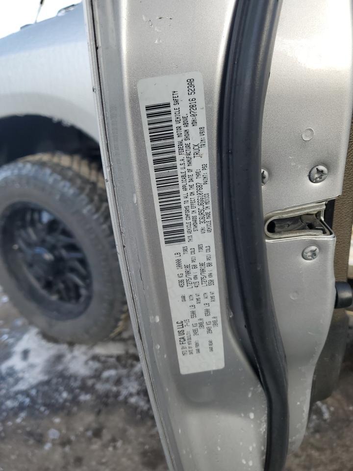 2016 RAM 2500 - Image 12