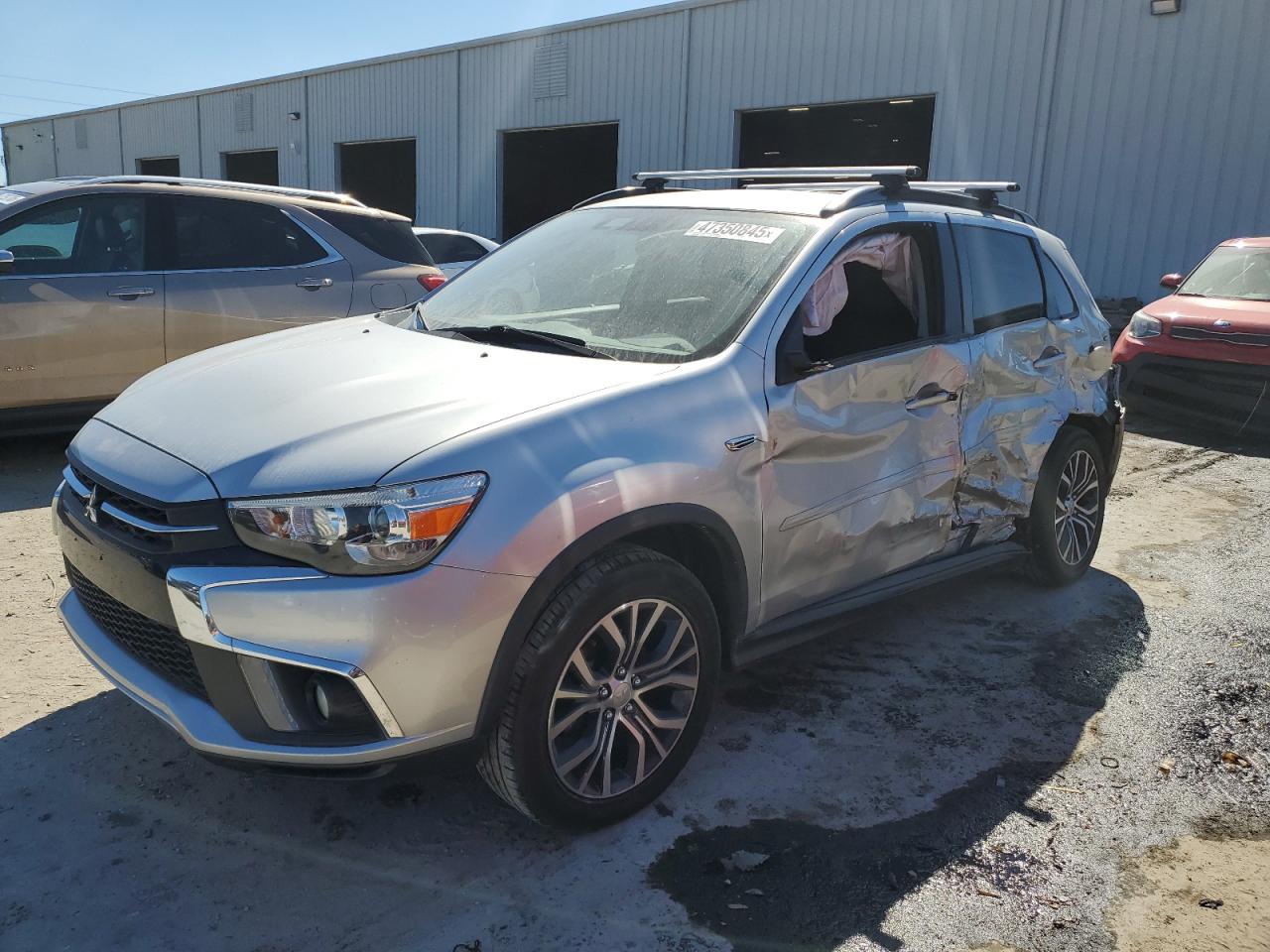2019 Mitsubishi Outlander - Image 1