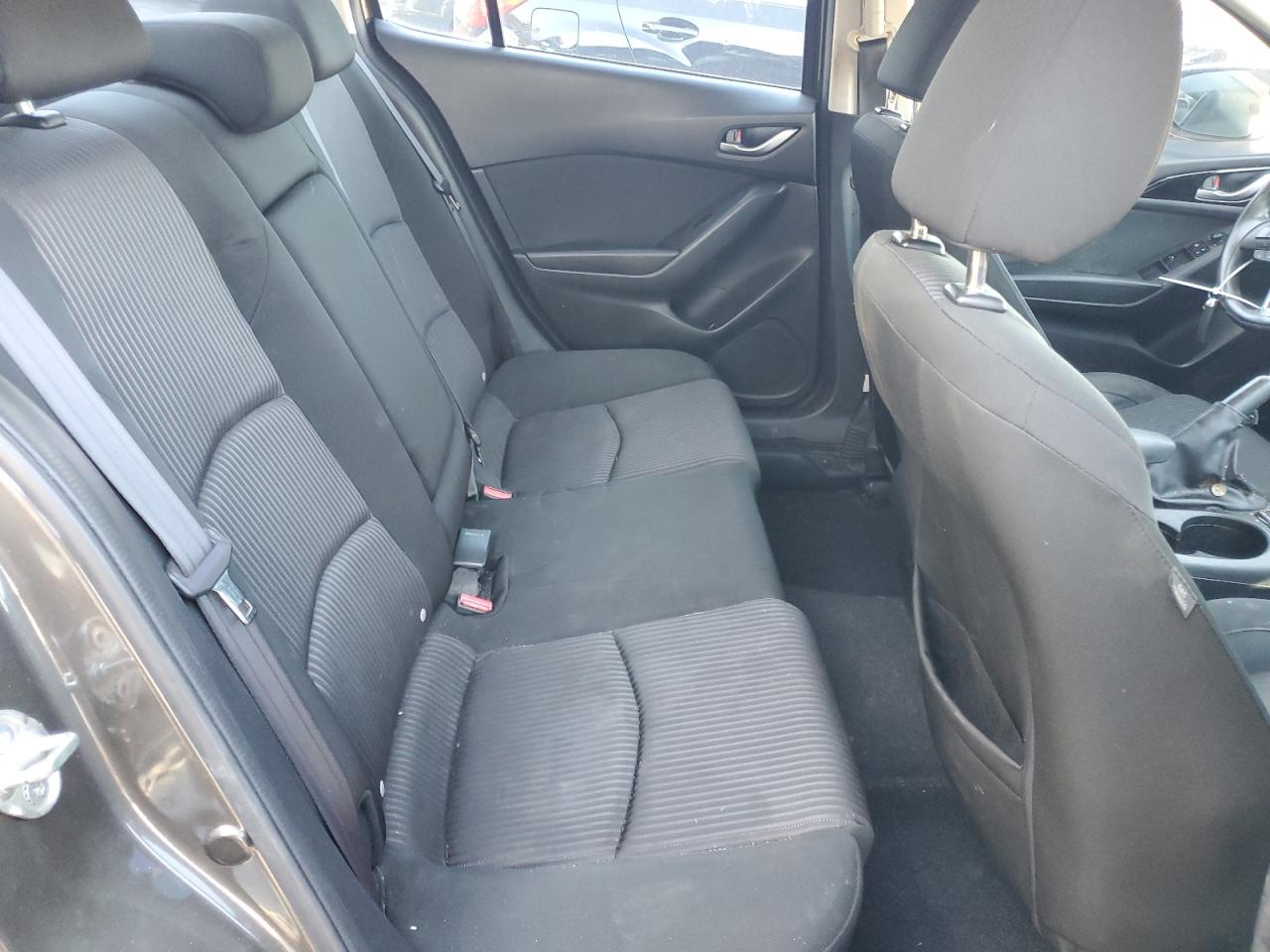 2016 Mazda 3 - Image 10