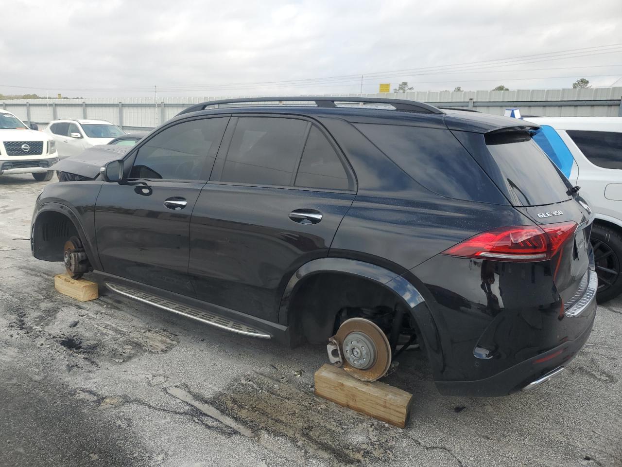2022 Mercedes-Benz GLE - Image 2