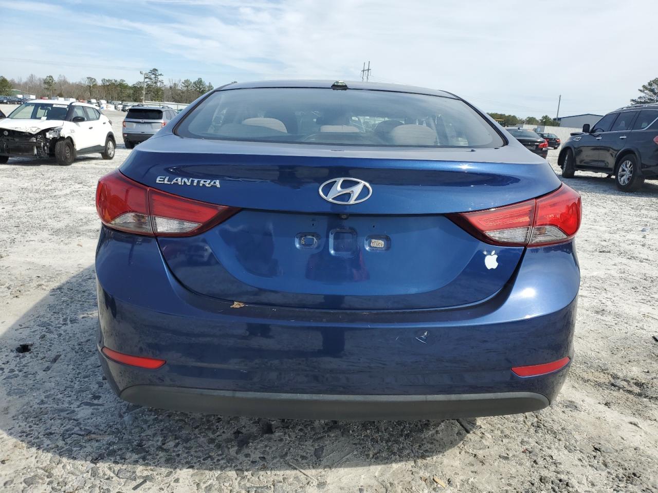 2016 Hyundai Elantra - Image 6