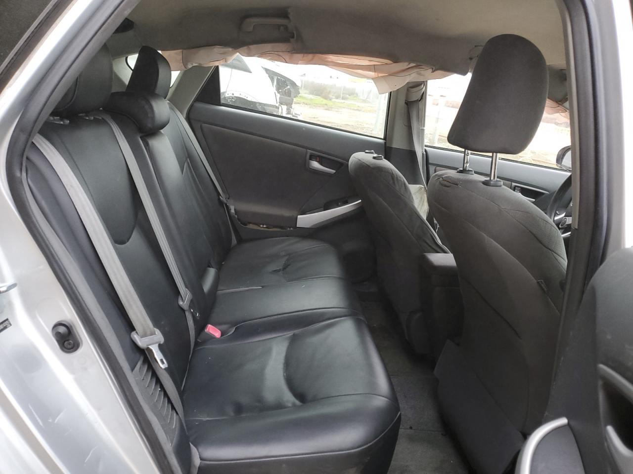 2011 Toyota Prius - Image 10