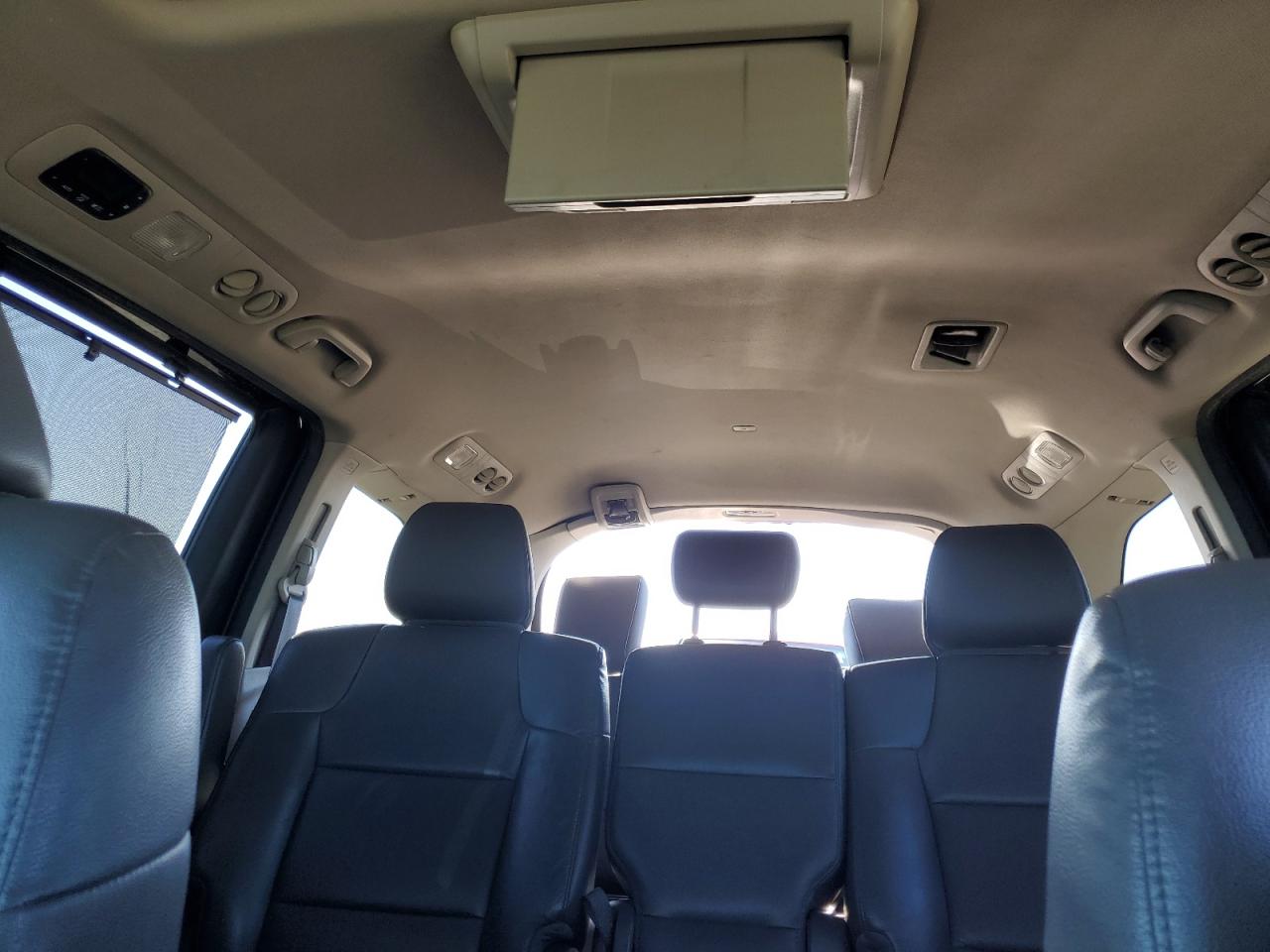 2015 Honda Odyssey - Image 10