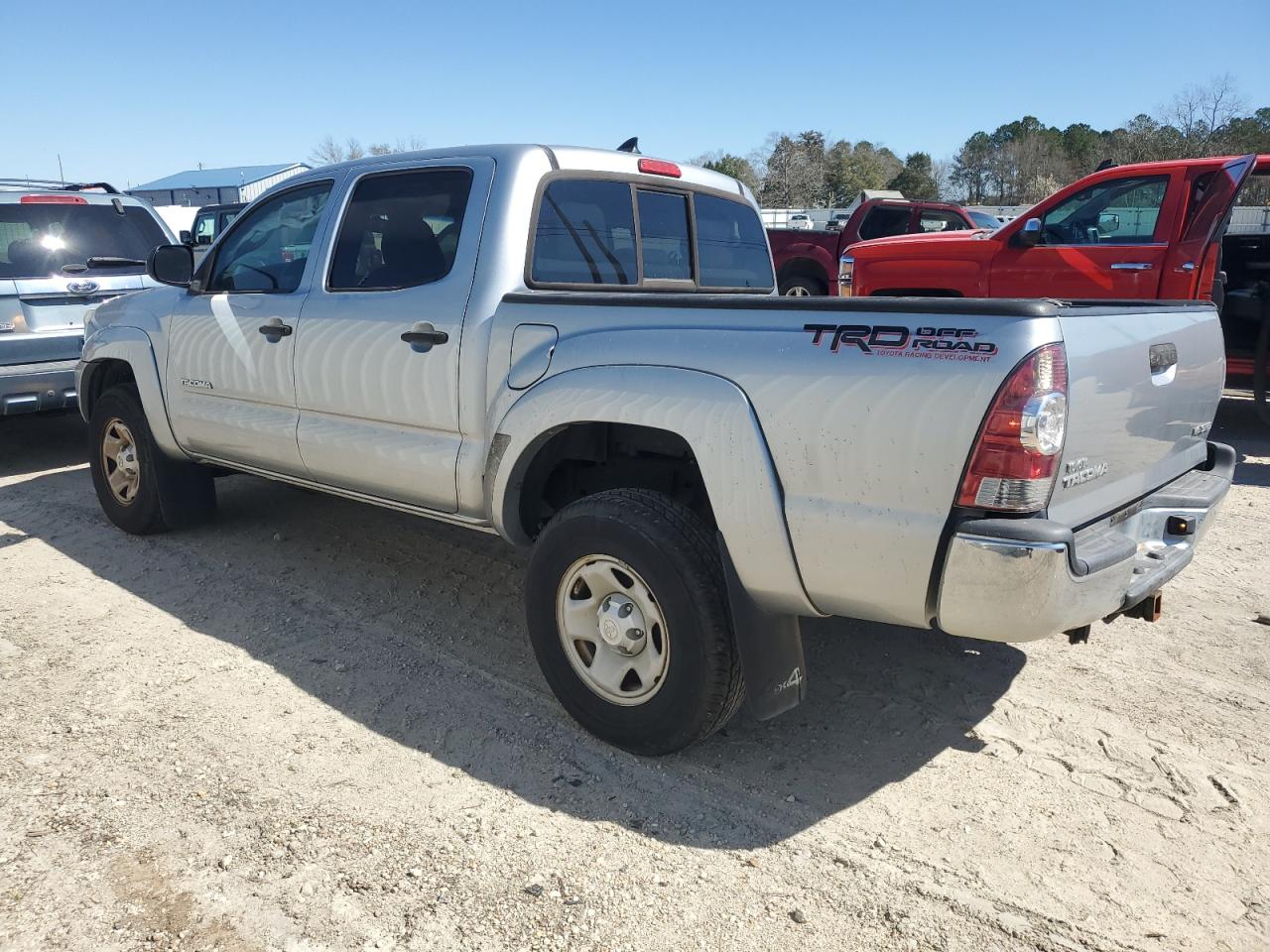 2015 Toyota Tacoma - Image 2