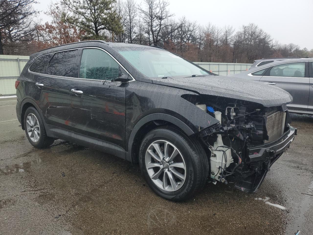2017 Hyundai Santa Fe - Image 4