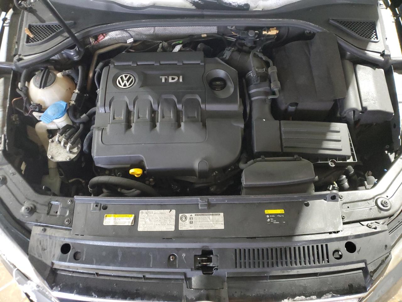 2015 Volkswagen Passat - Image 11