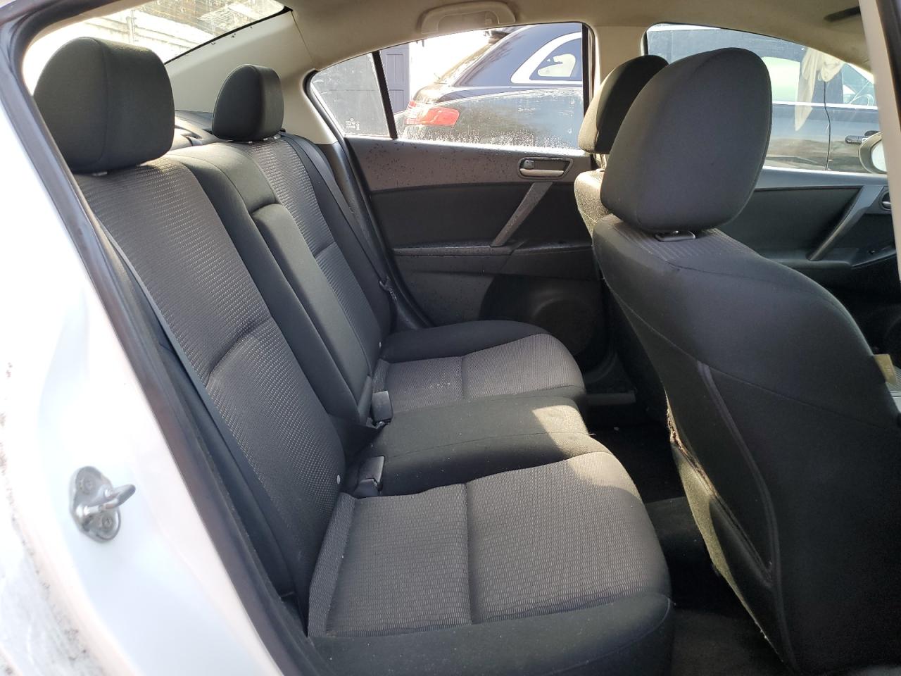 2012 Mazda 3 - Image 10