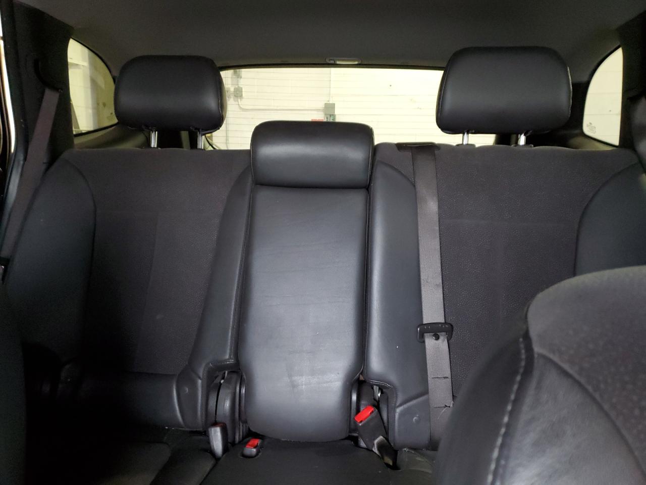 2011 Hyundai Santa Fe - Image 10